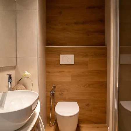 Renania Ξενοδοχείο Μπιμπιόνε